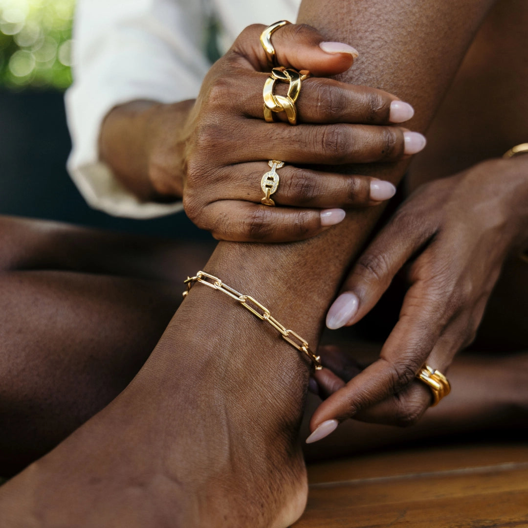 Genevieve Pave Chain Link Ring - ONFEMME By Lindsey's Kloset