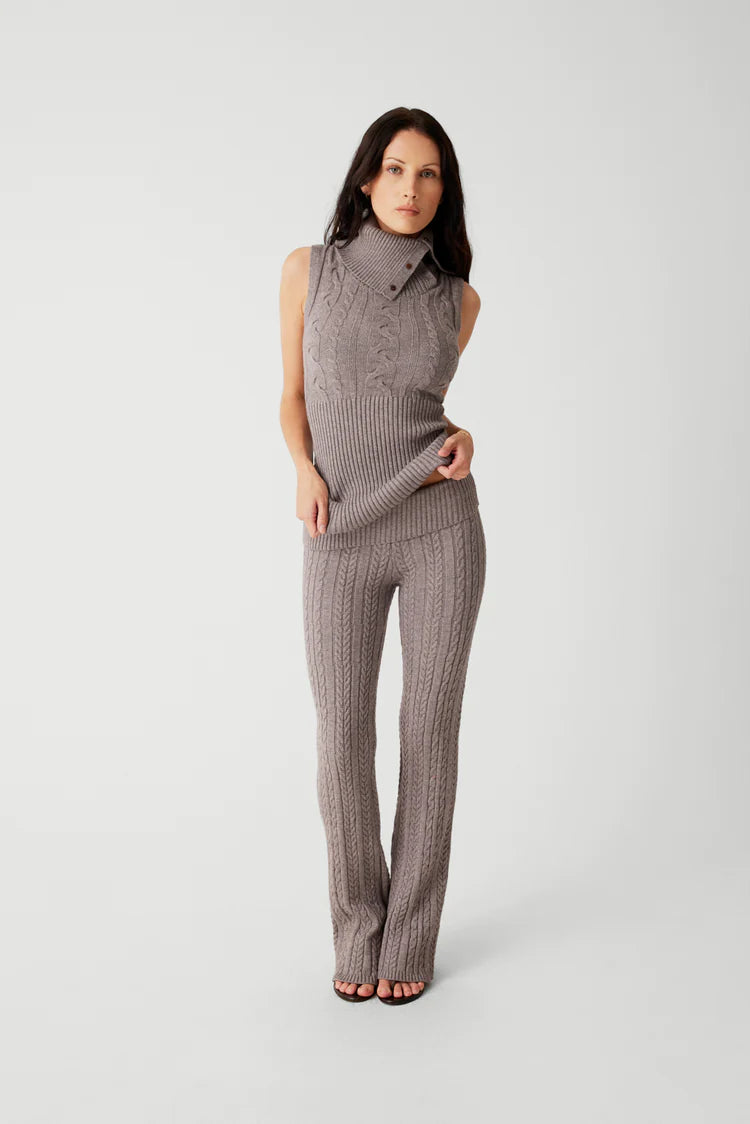 Axel Cable Cloud Knit Sleeveless Sweater - ONFEMME By Lindsey's Kloset