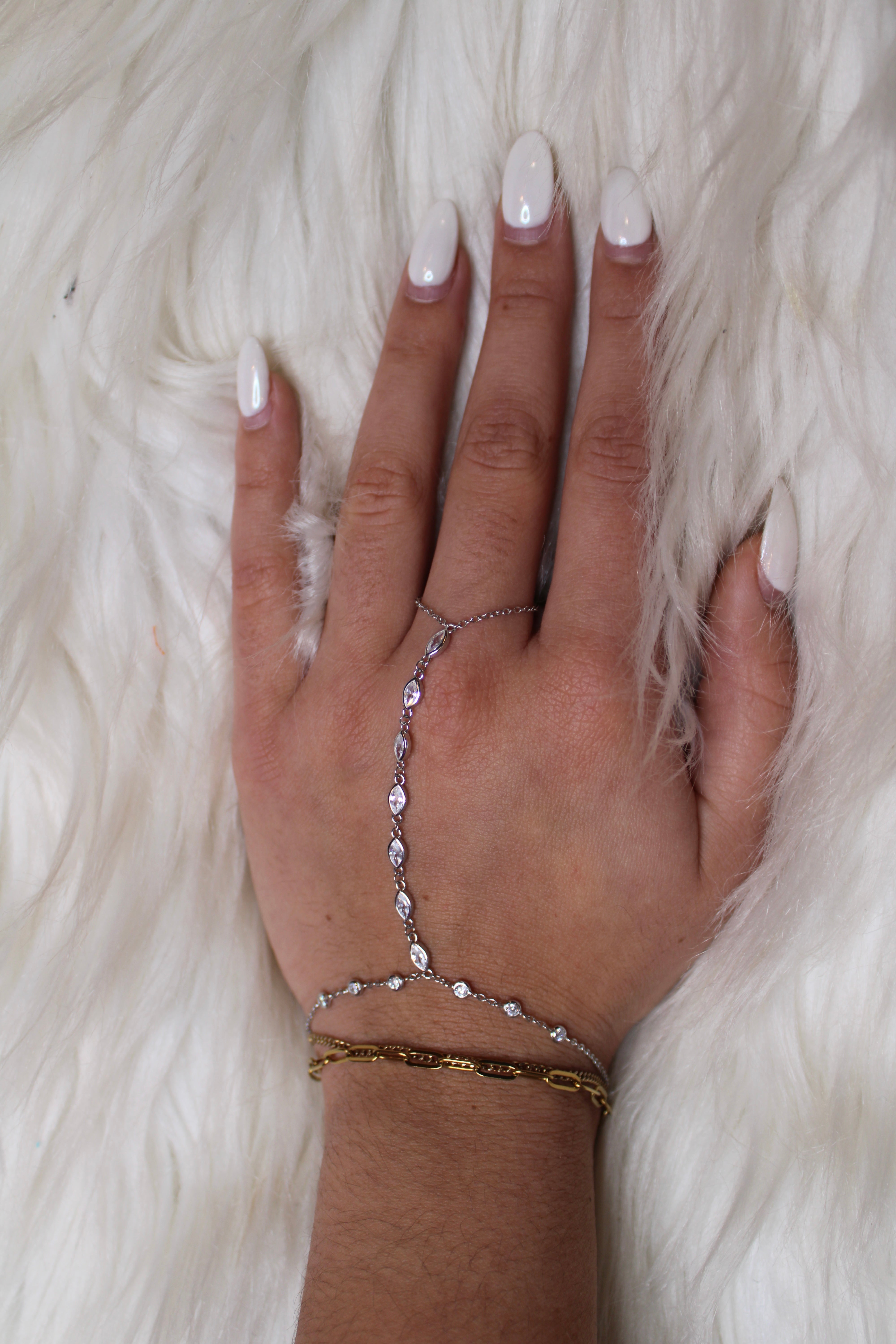 Anastasia Hand Chain - ONFEMME By Lindsey's Kloset