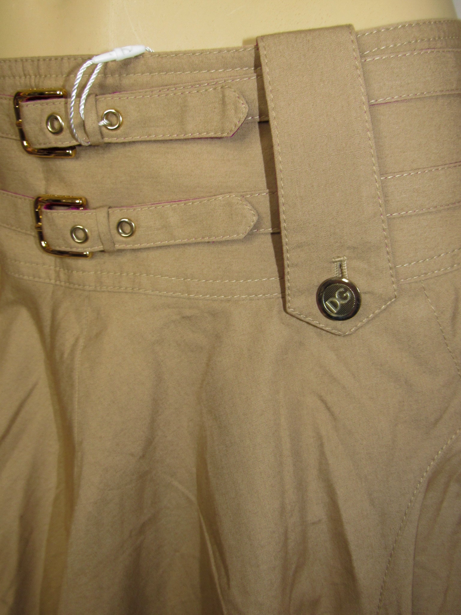 2000s Dolce & Gabbana Beige Pleated Cotton Skirt - ONFEMME By Lindsey's Kloset