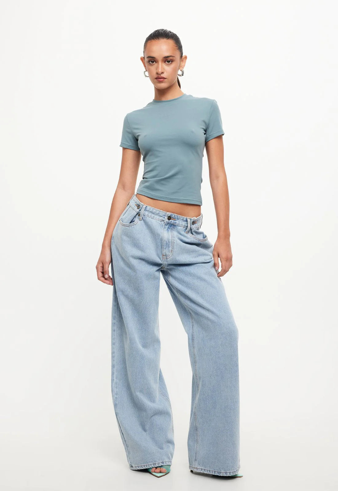 Essential Tee - ONFEMME By Lindsey's Kloset