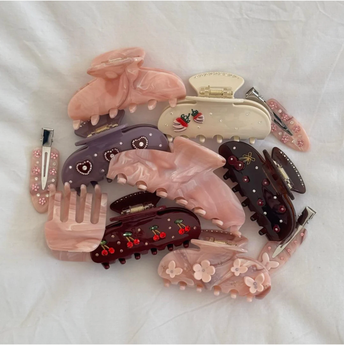 Sweetheart Clip in Bordeaux Cherry Pie - ONFEMME By Lindsey's Kloset