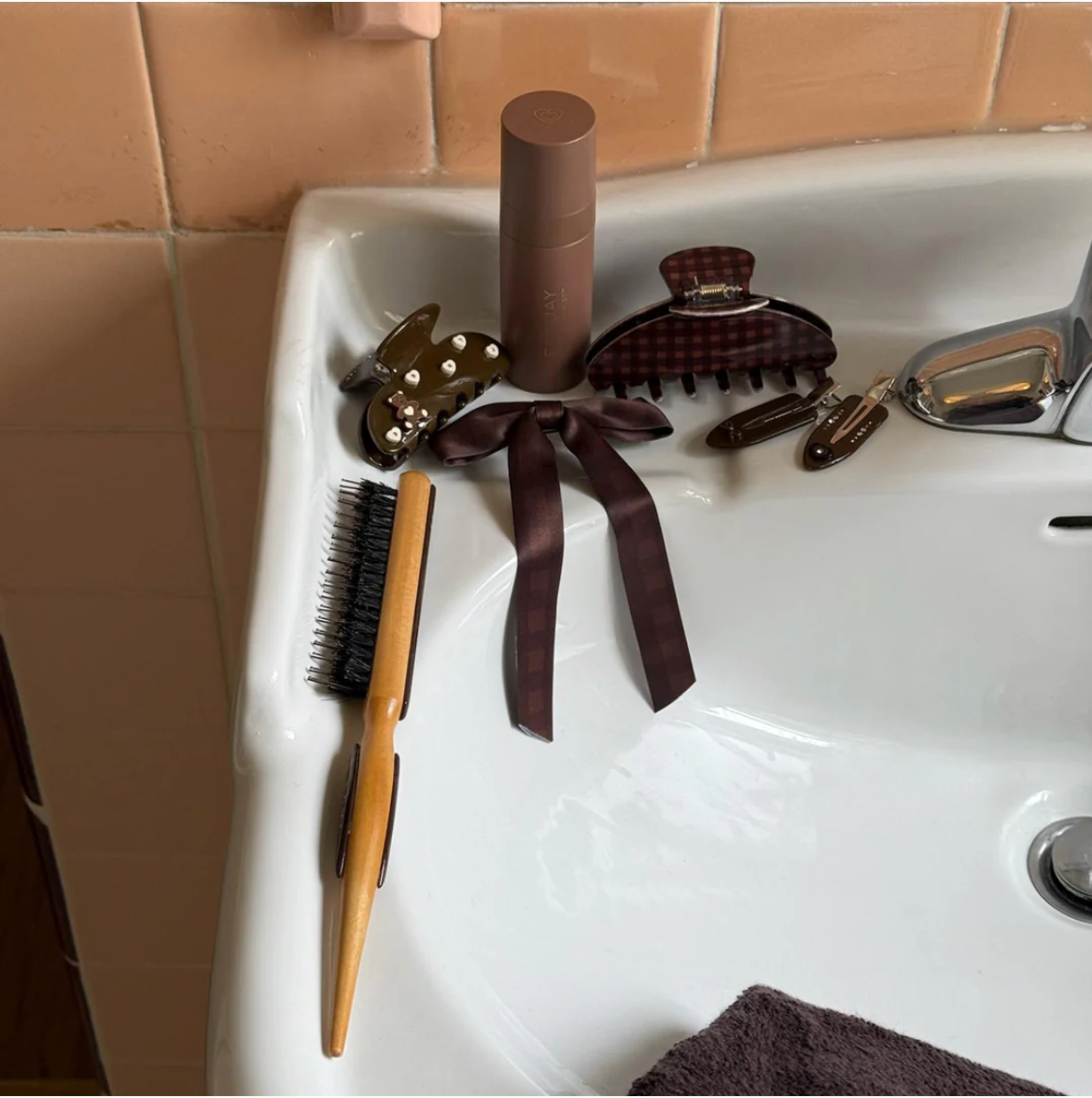 Popstar Clips in Hazelnut Hug - ONFEMME By Lindsey's Kloset