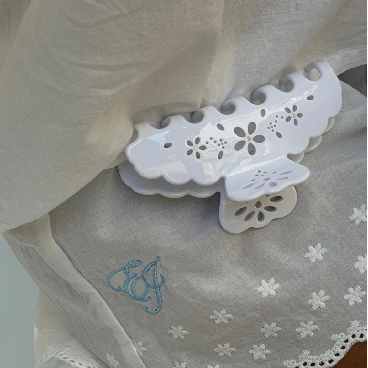 Big Effing Clip in Blanc Fleur Eyelet