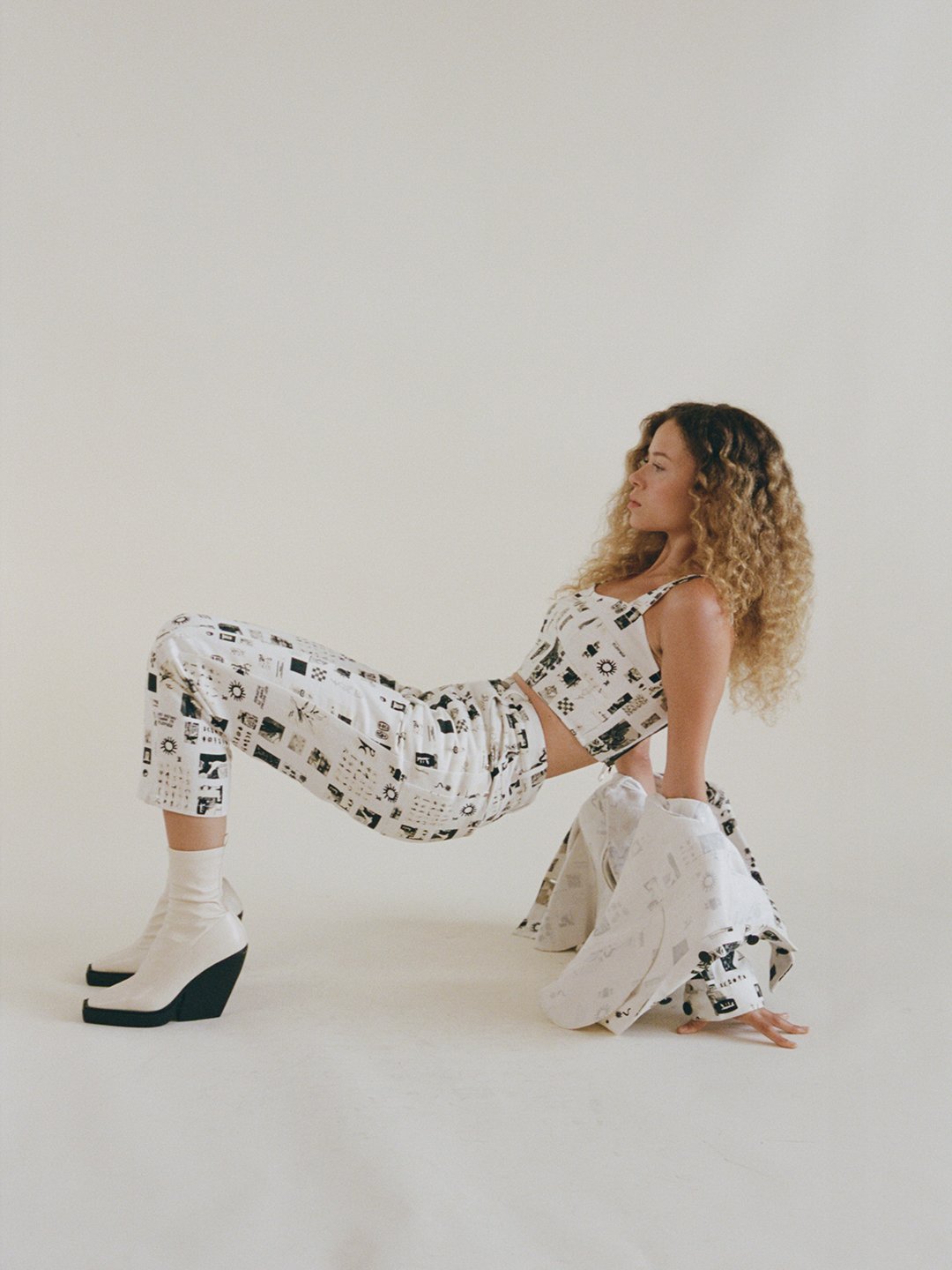 KUSAMA TWILL GALLERY PRINT PANT - ONFEMME By Lindsey's Kloset