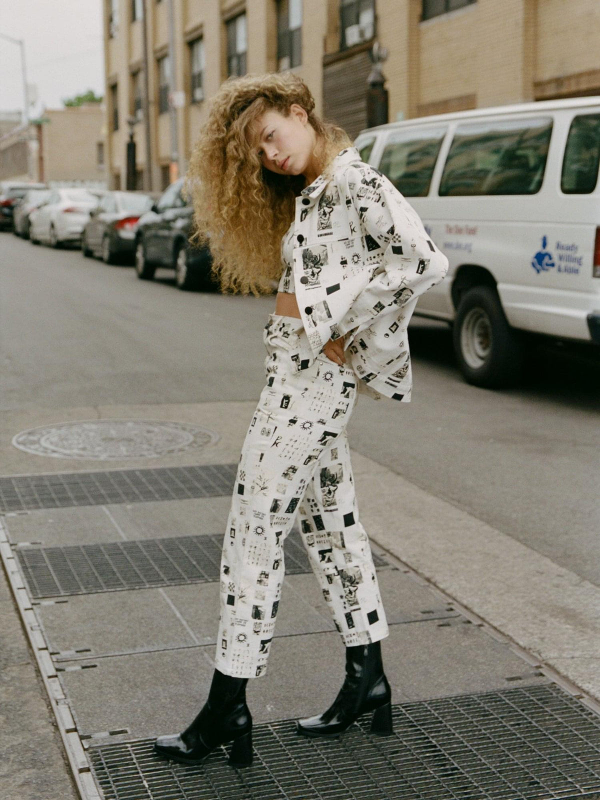 KUSAMA TWILL GALLERY PRINT PANT - ONFEMME By Lindsey's Kloset