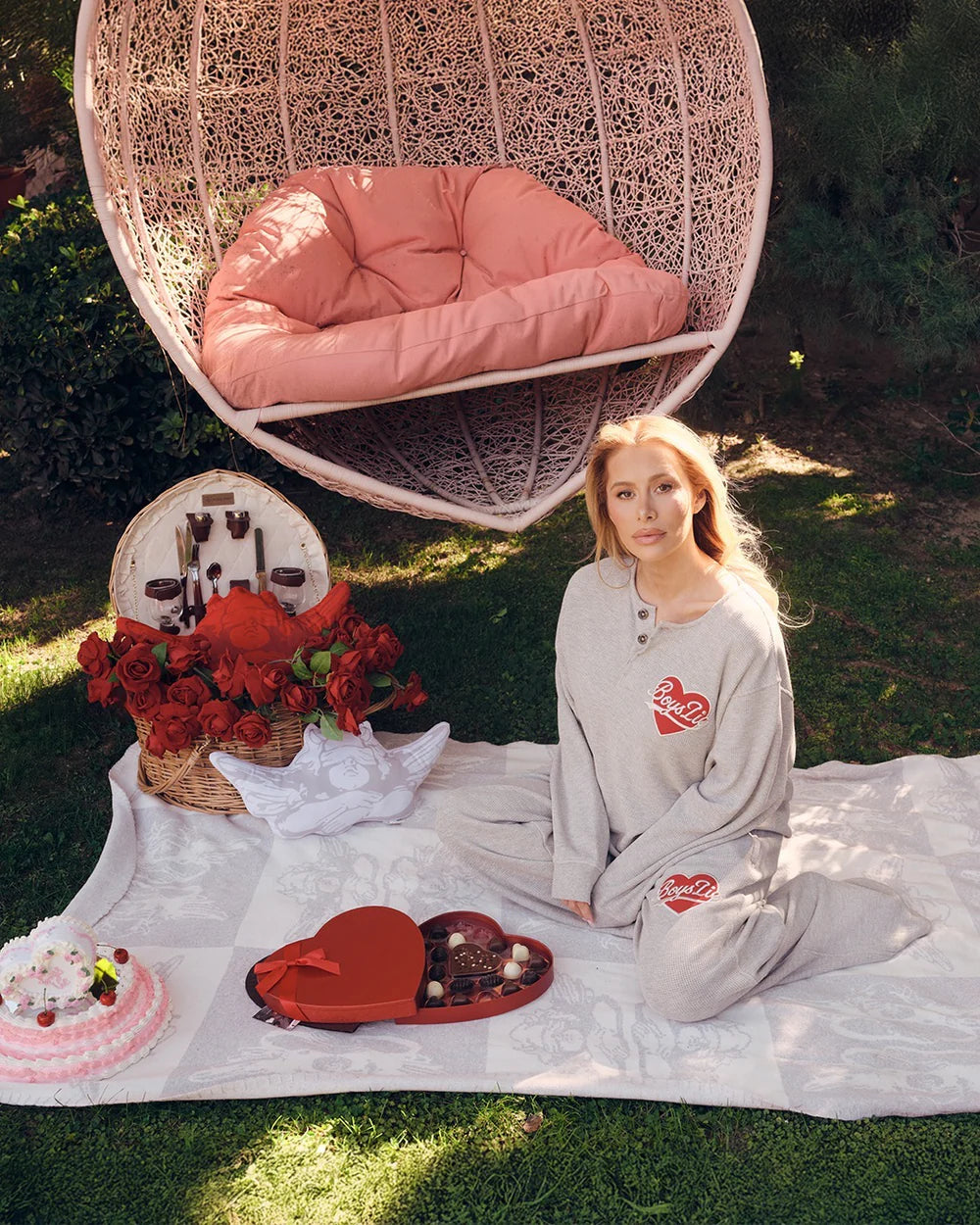 Signature K-Crewneck - ONFEMME By Lindsey's Kloset