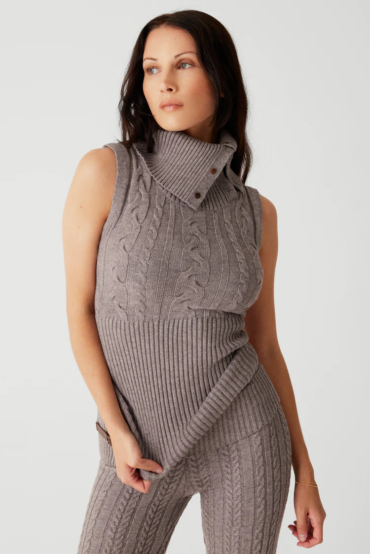 Axel Cable Cloud Knit Sleeveless Sweater - ONFEMME By Lindsey's Kloset Axel Cable Cloud Knit Sleeveless Sweater - ONFEMME By Lindsey's Kloset