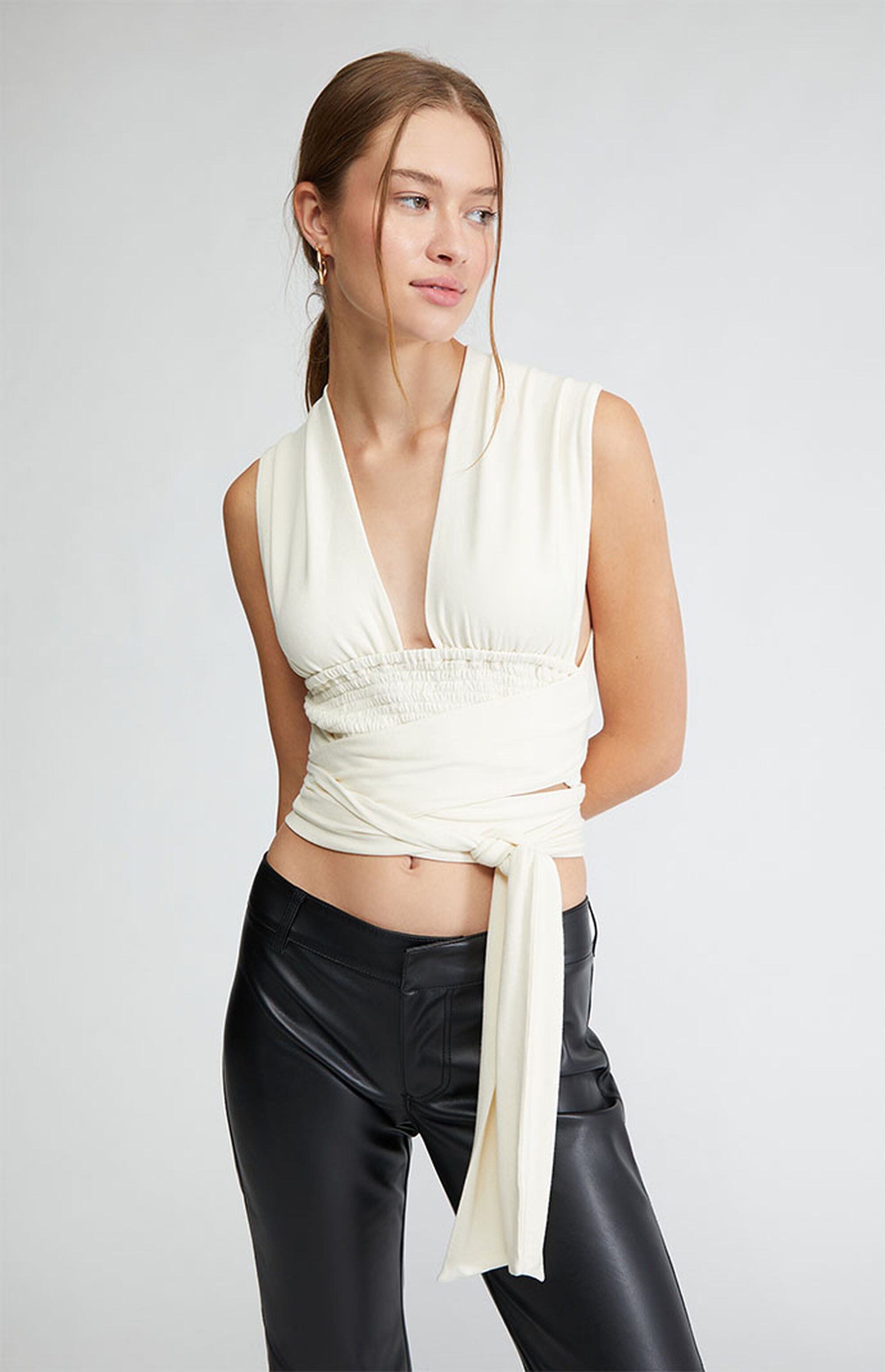 ネット完売 meltthelady cropped knot tops 2way ネット完売 meltthelady cropped knot tops 2way - メルカリ